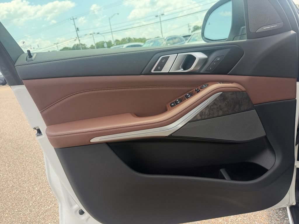 Used 2024 BMW X5 sDrive40i w/ Premium Package RWD image 15