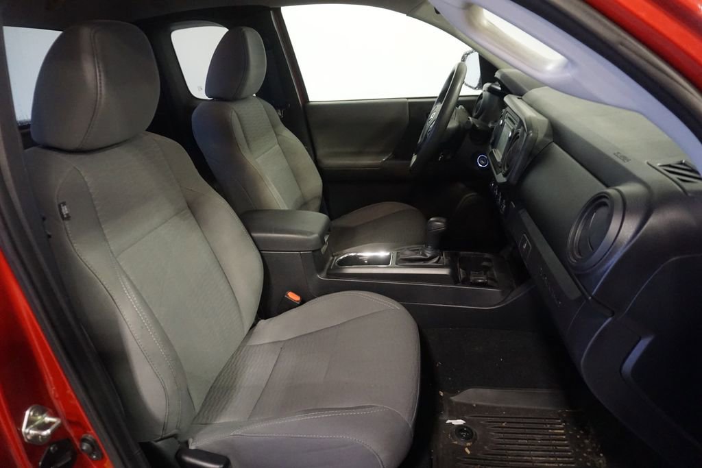 Used 2019 Toyota Tacoma SR AWD/4WD image 15