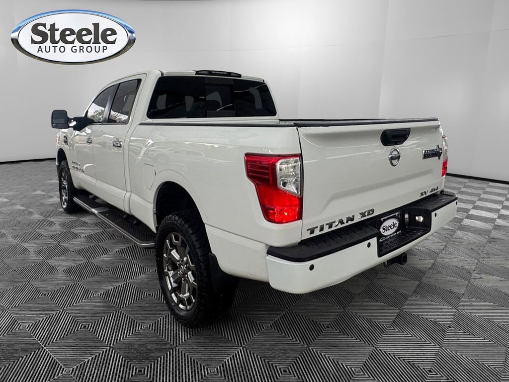 Used 2017 Nissan Titan SV image 3
