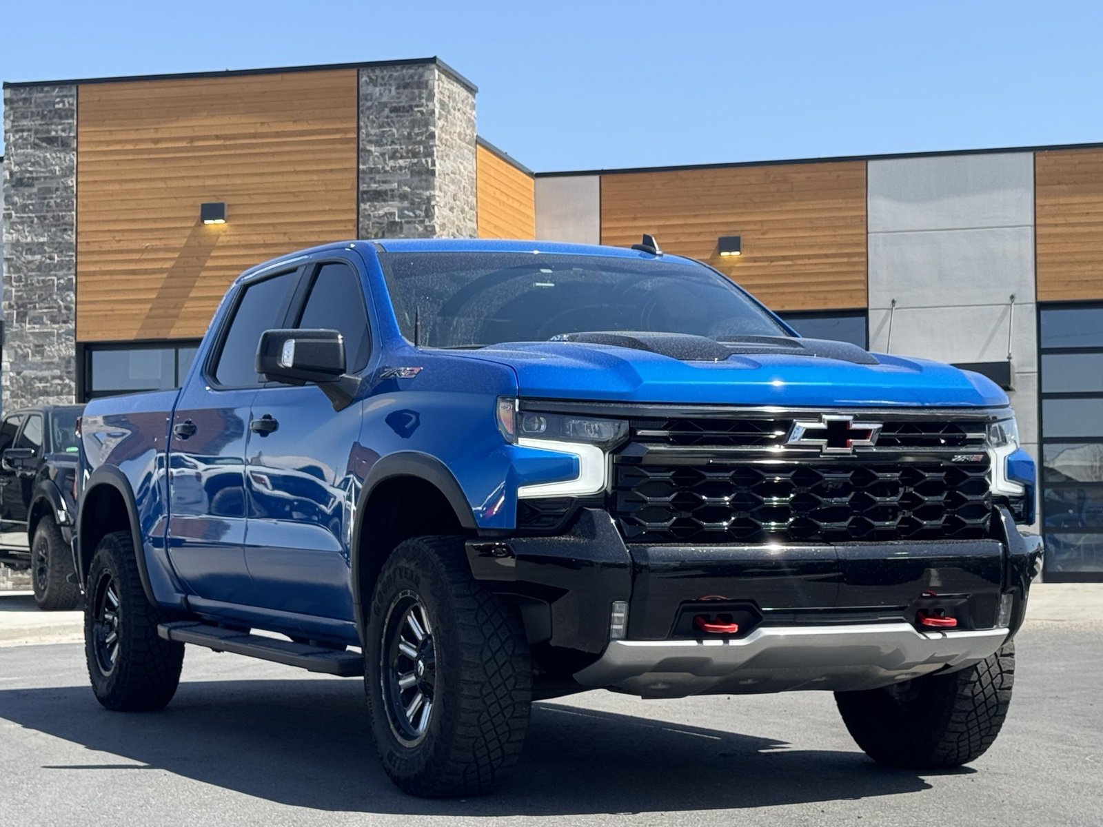 Used 2023 Chevrolet Silverado 1500 ZR2 w/ Technology Package image 1