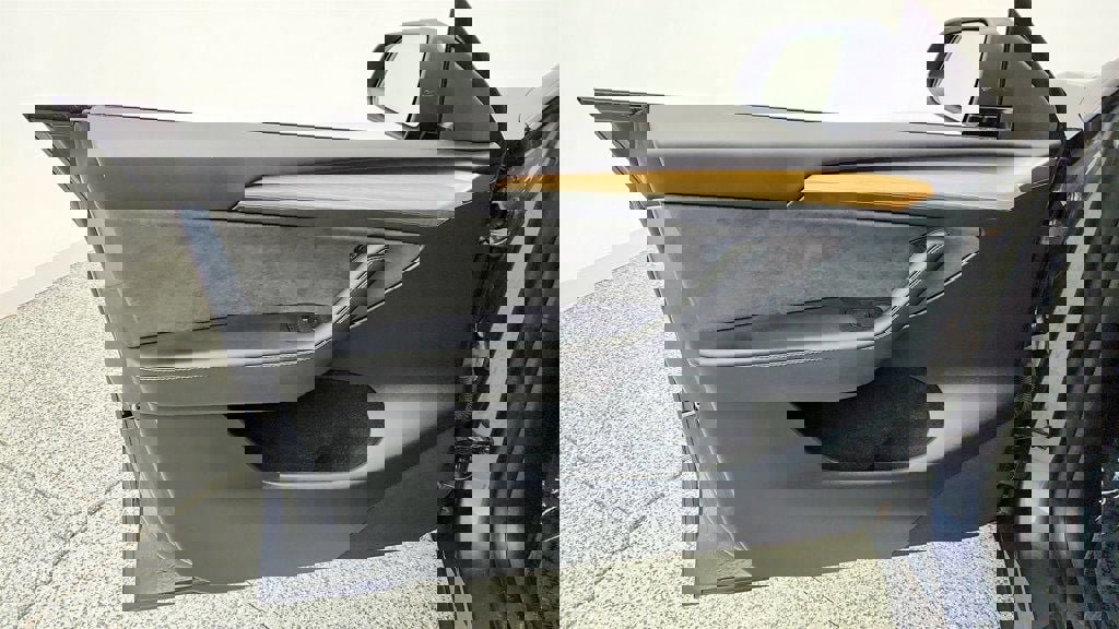 Used 2023 Tesla Model Y Long Range image 11