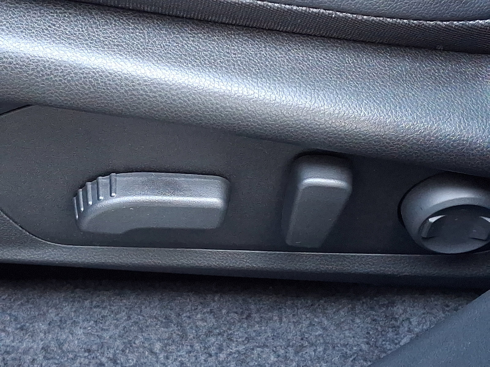 Used 2025 Subaru Forester Premium w/ Convenience Package #1 image 18