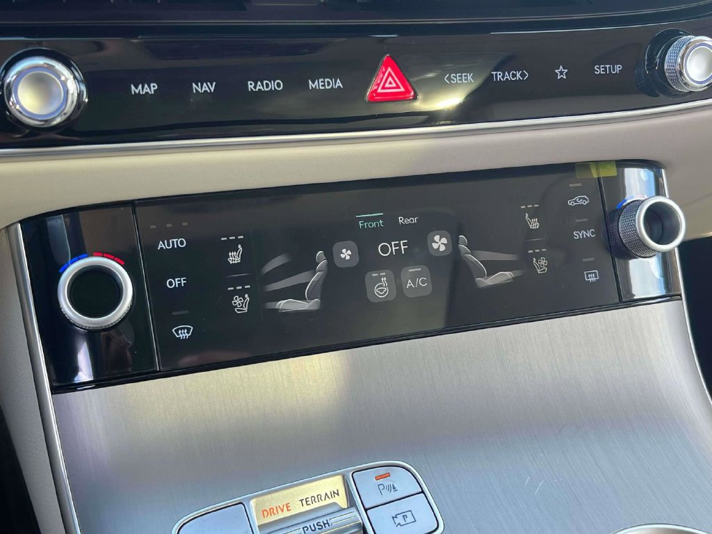New 2027 Genesis GV70 2.5T Advanced AWD/4WD image 25