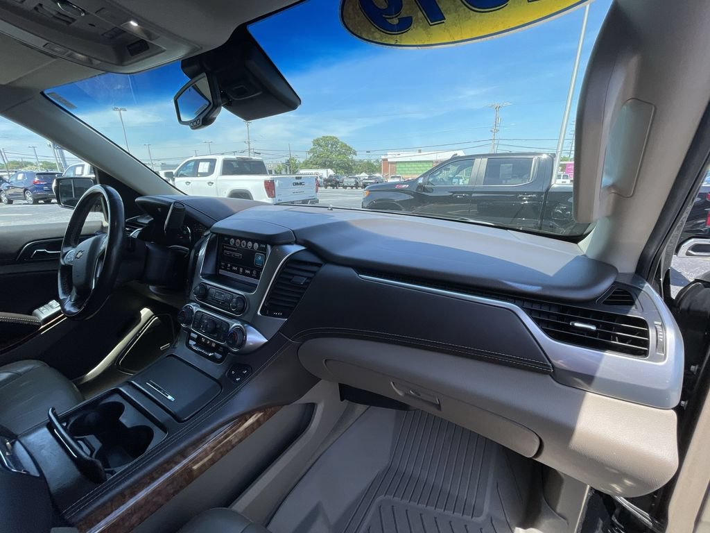 Used 2019 Chevrolet Suburban Premier RWD image 30