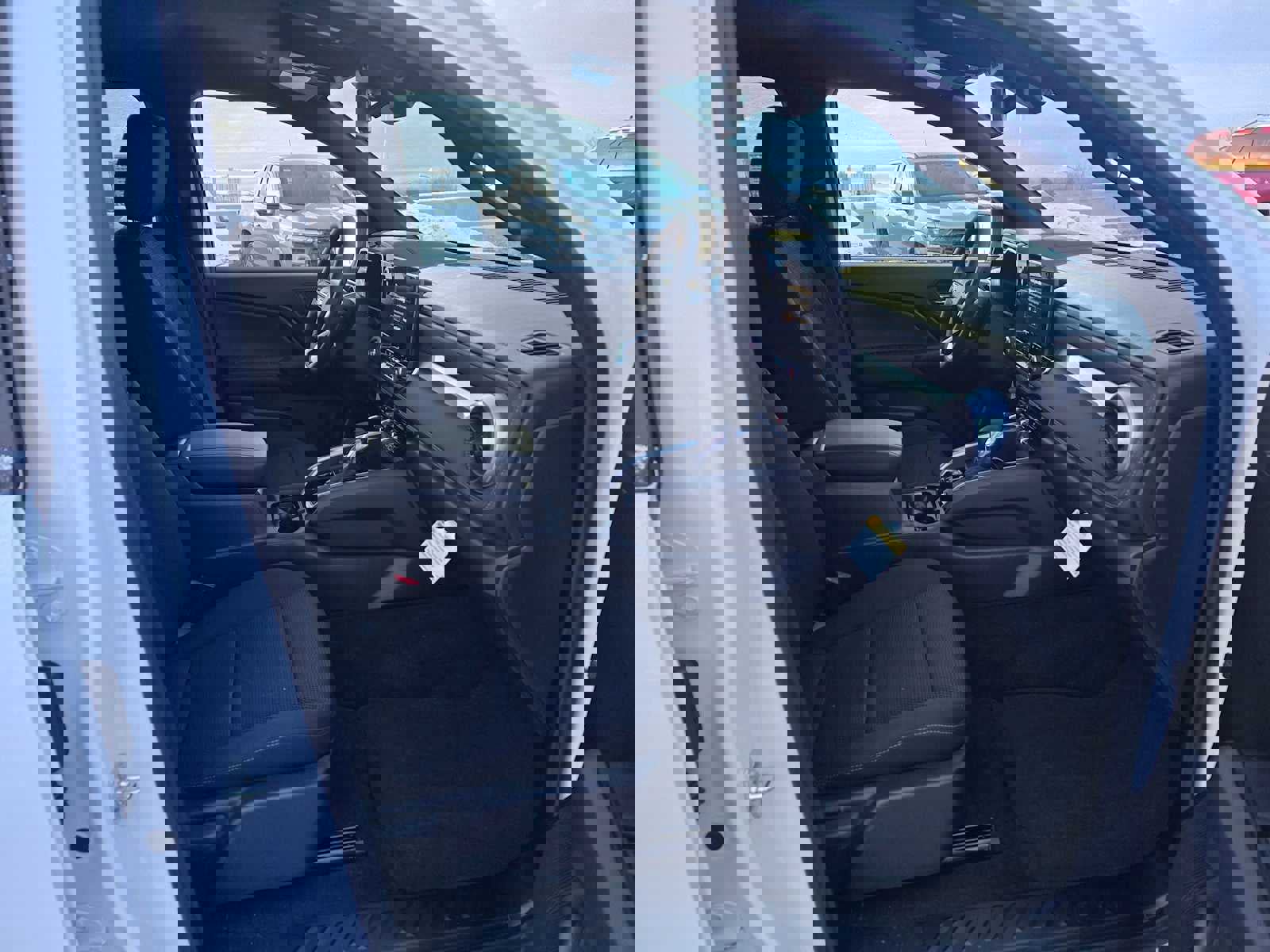 New 2024 Chevrolet Colorado LT w/ LT Convenience Package II image 11