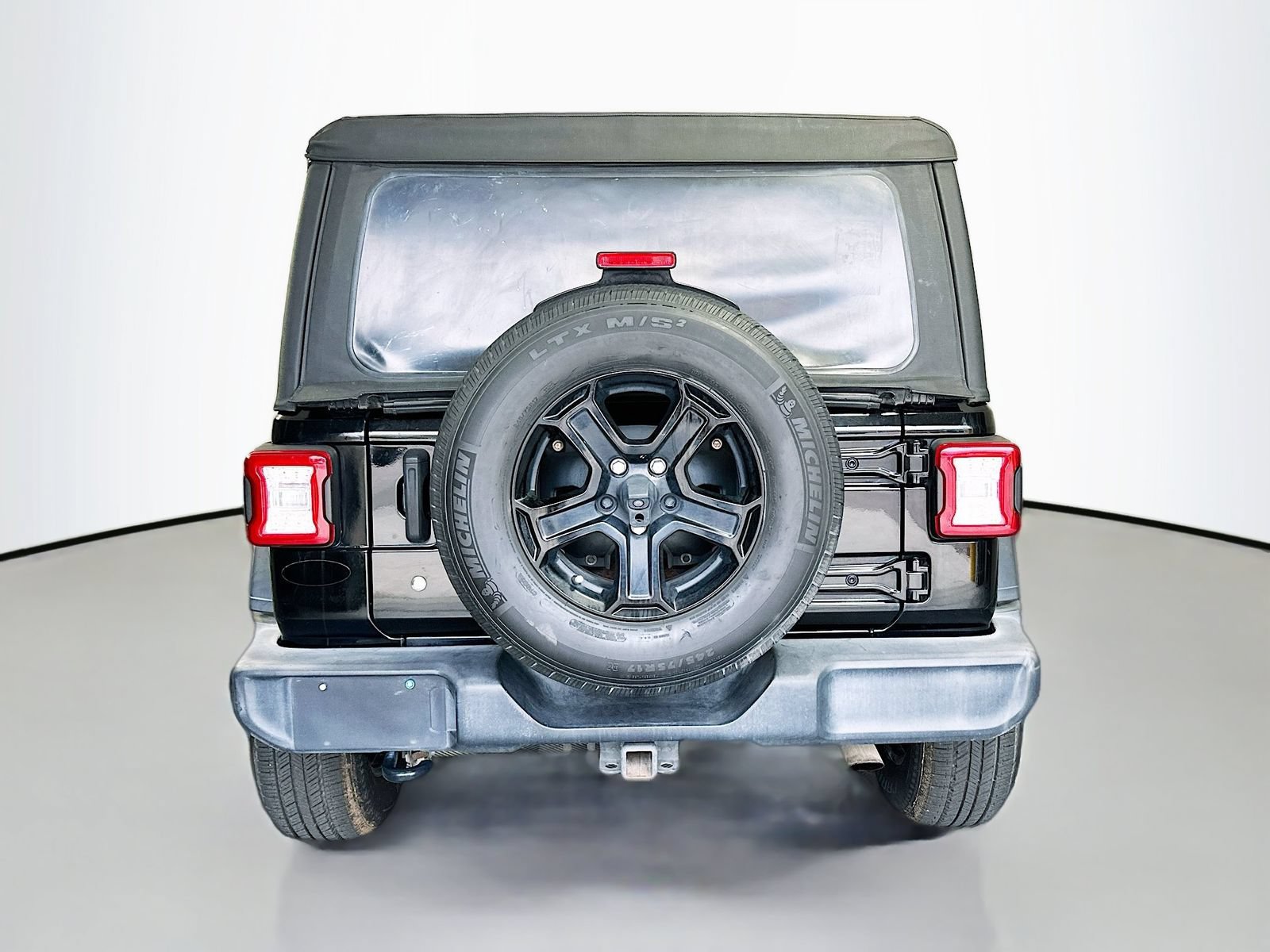 Used 2018 Jeep Wrangler Unlimited Sport S AWD/4WD image 6