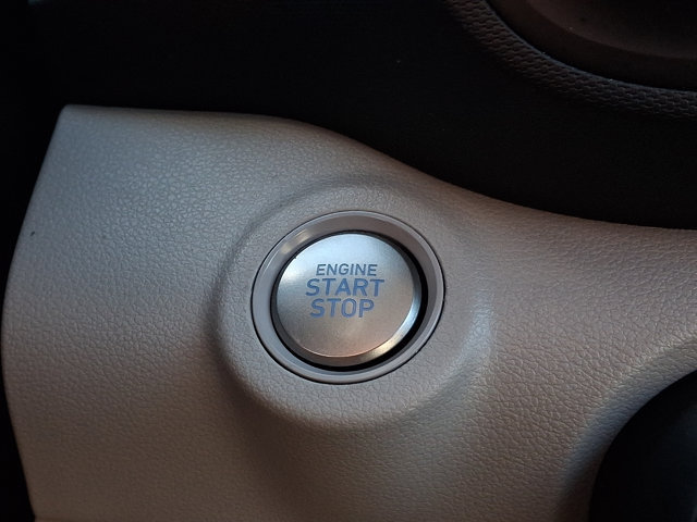 Certified 2025 Hyundai Venue SEL FWD image 25