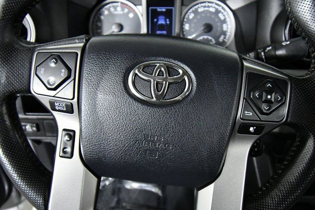 Used 2016 Toyota Tacoma SR5 w/ SR5 Appearance Package (DN) image 2