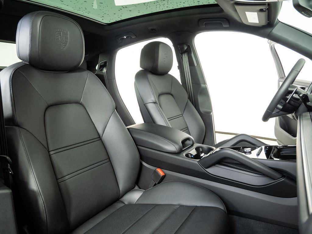 New 2026 Porsche Cayenne Coupe AWD/4WD image 24