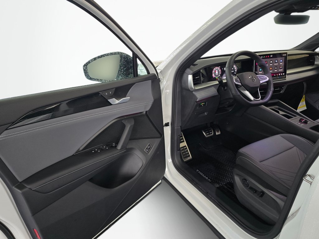 New 2026 Volkswagen Tiguan SE R-Line AWD/4WD image 32