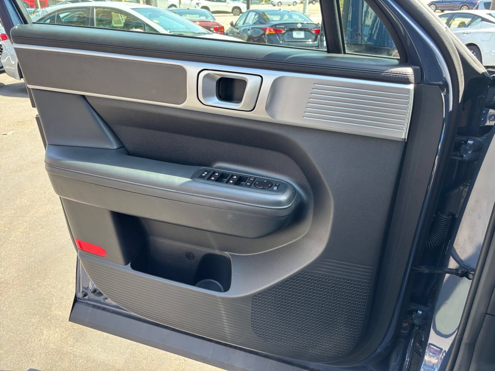 Used 2025 Hyundai Santa Fe SEL FWD image 18