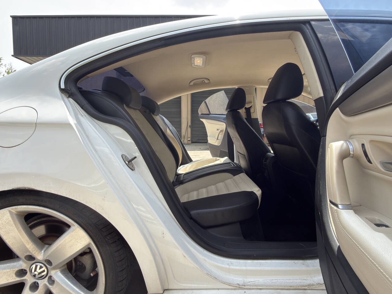 Used 2012 Volkswagen CC Lux Limited FWD image 31