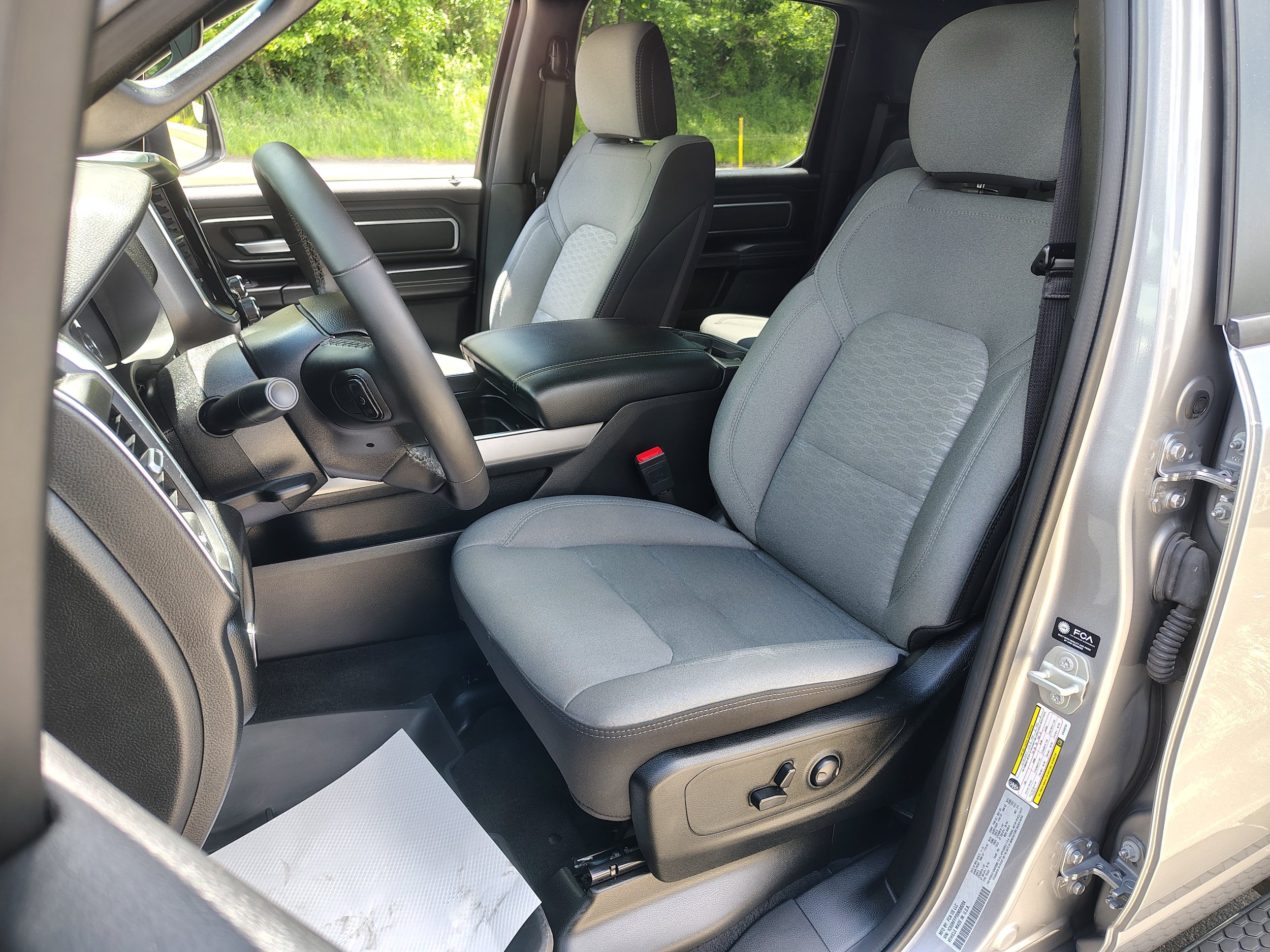 Used 2025 RAM 1500 Big Horn AWD/4WD image 15