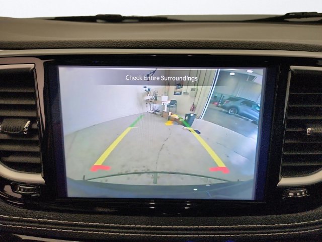 Used 2025 Chrysler Pacifica Limited FWD image 19