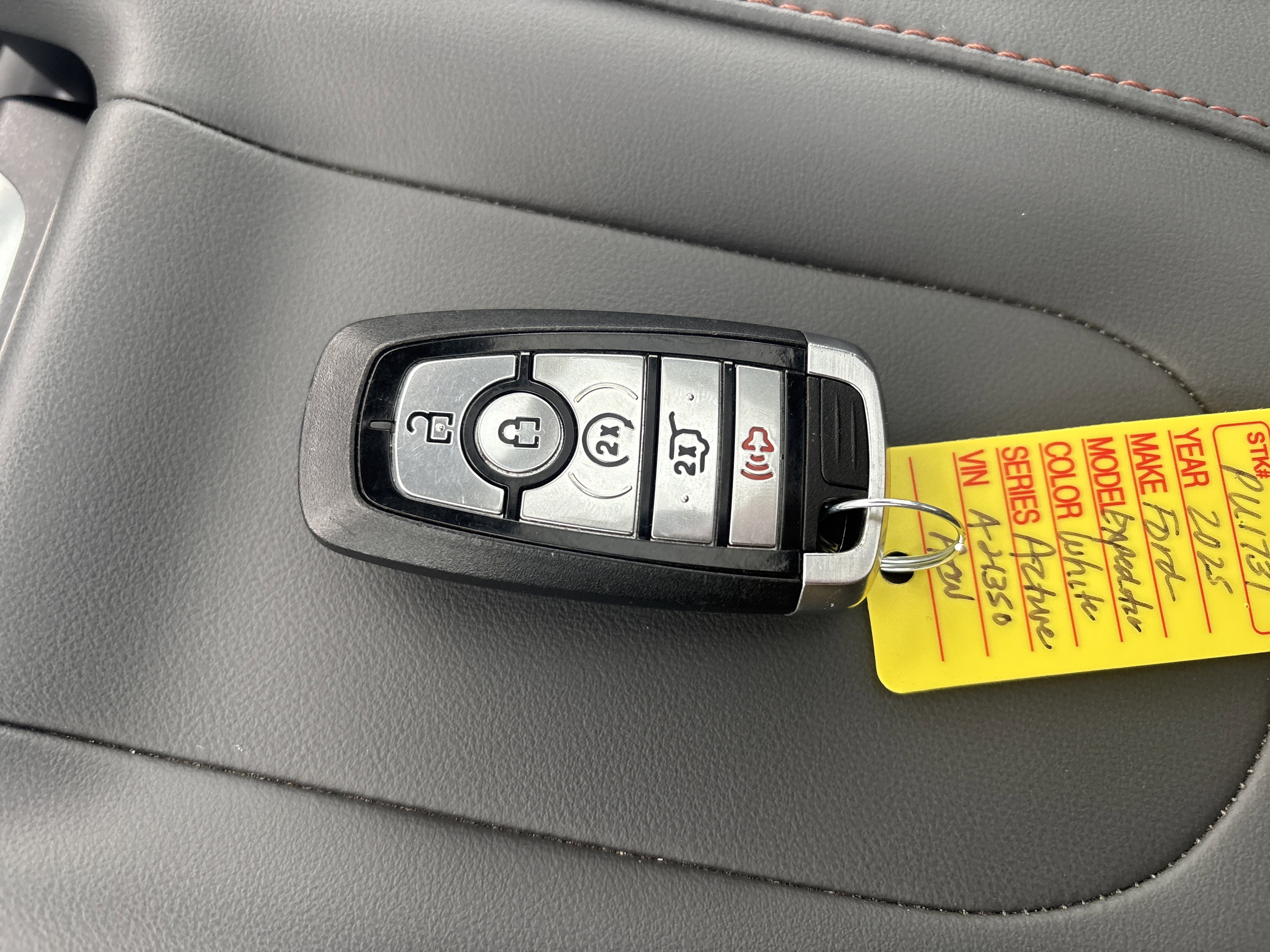 Used 2025 Ford Expedition Active image 31