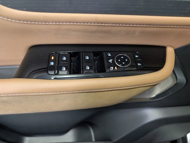 Used 2025 INFINITI QX80 Sensory image 15