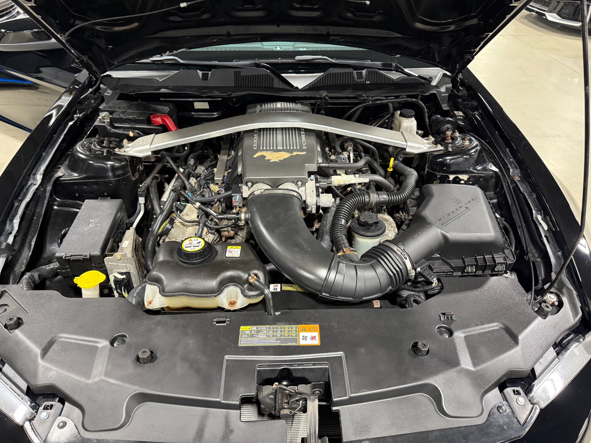 Used 2010 Ford Mustang GT image 39