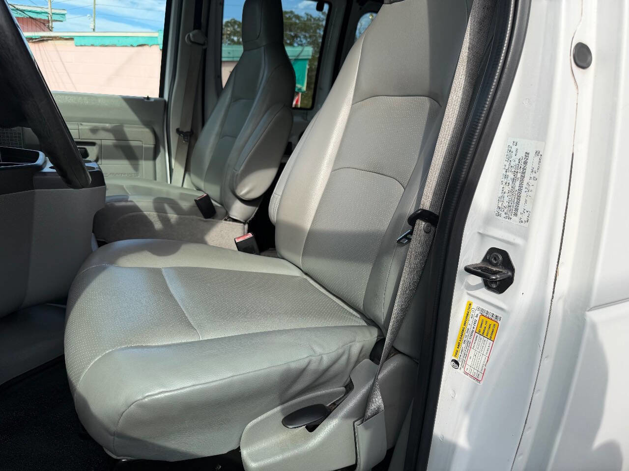 Used 2013 Ford E-350 and Econoline 350 XL w/ PWR Windows & Locks Group image 6