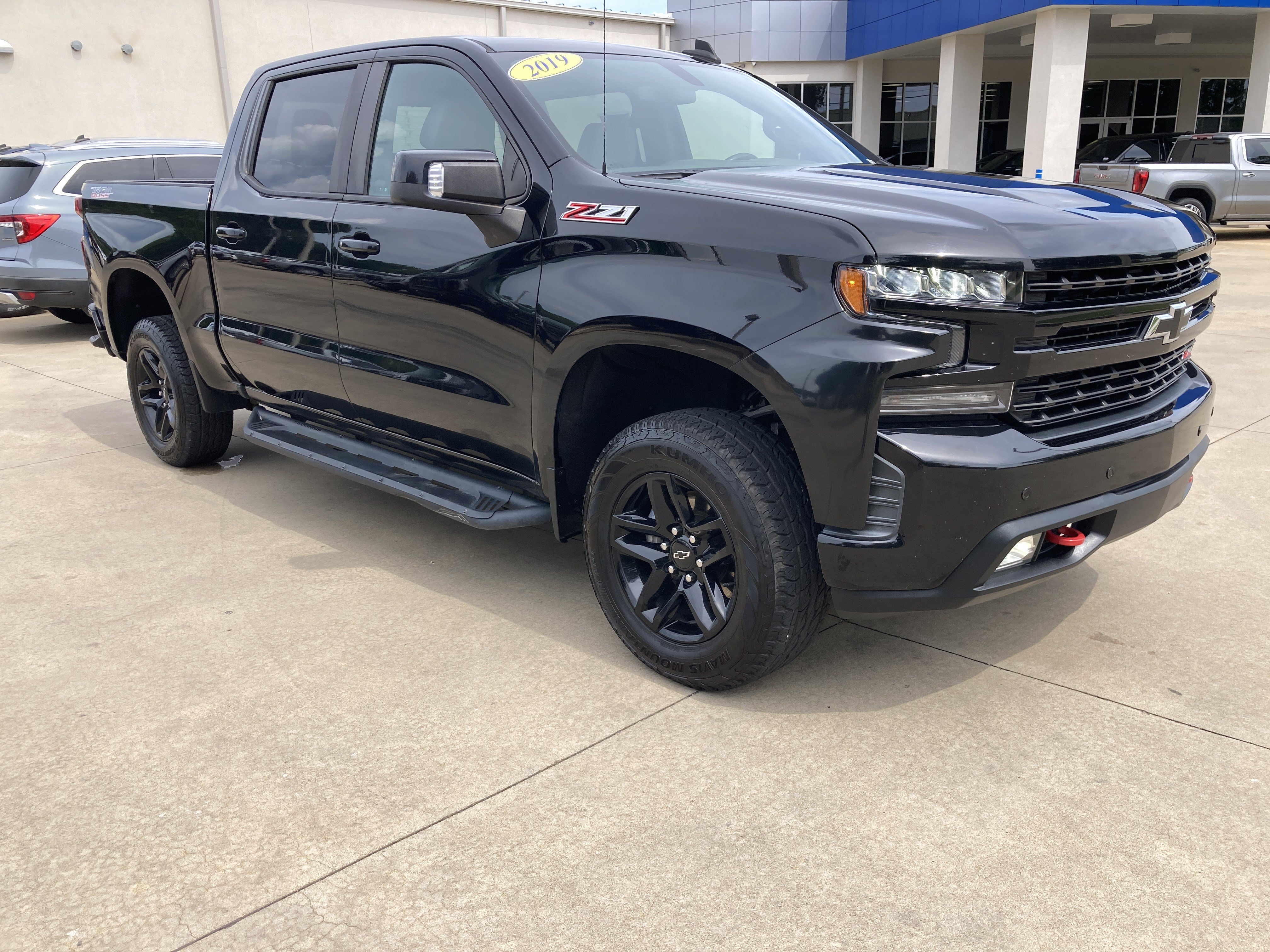 Certified 2019 Chevrolet Silverado 1500 LT Trail Boss w/ Convenience Package AWD/4WD image 3