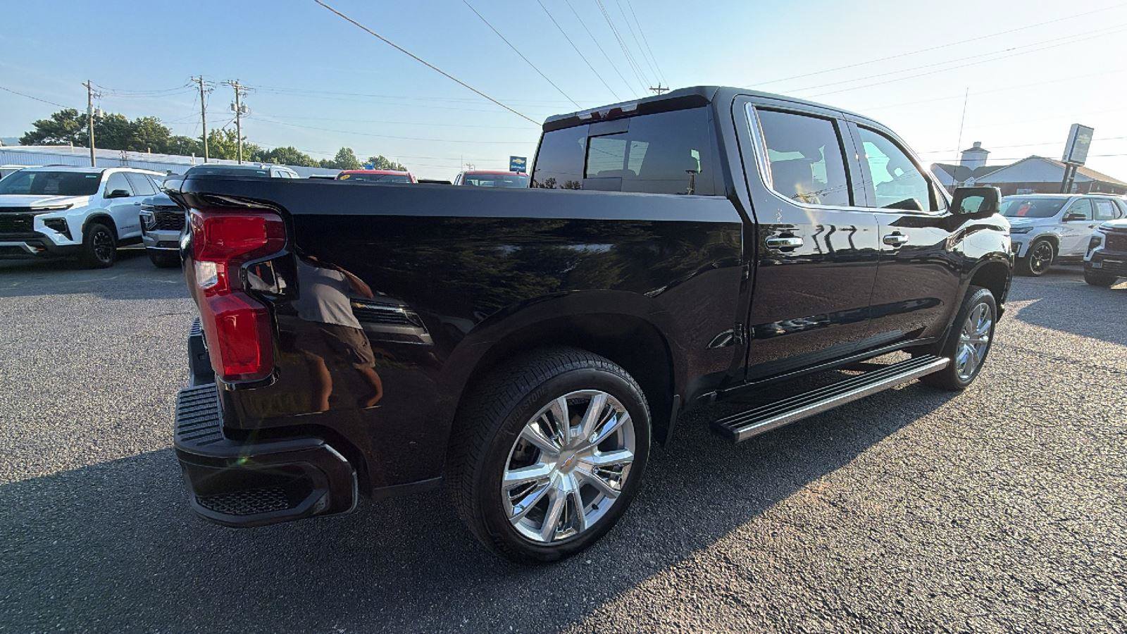 Used 2021 Chevrolet Silverado 1500 High Country w/ Technology Package AWD/4WD image 7