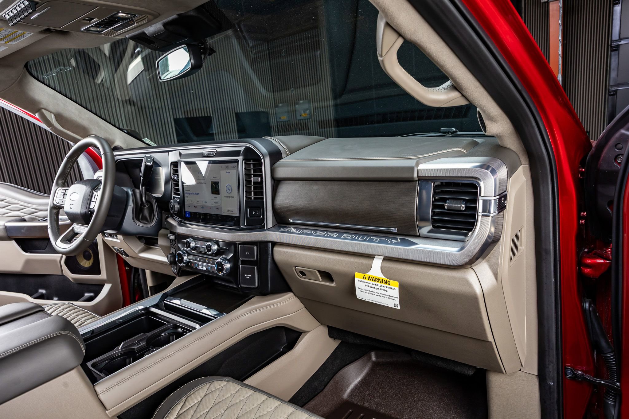 Used 2025 Ford F250 Platinum w/ Platinum Plus Package image 19