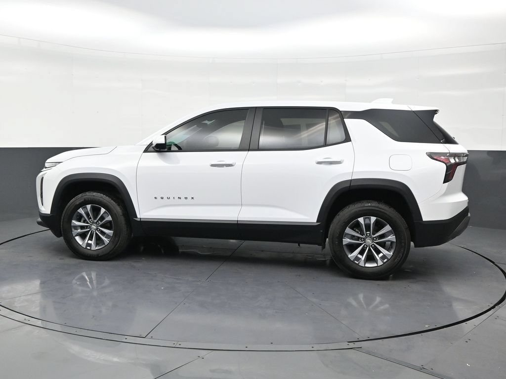 Used 2025 Chevrolet Equinox LT w/ Safety and Technology Package FWD image 2