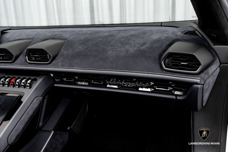 Used 2024 Lamborghini Huracan EVO image 51
