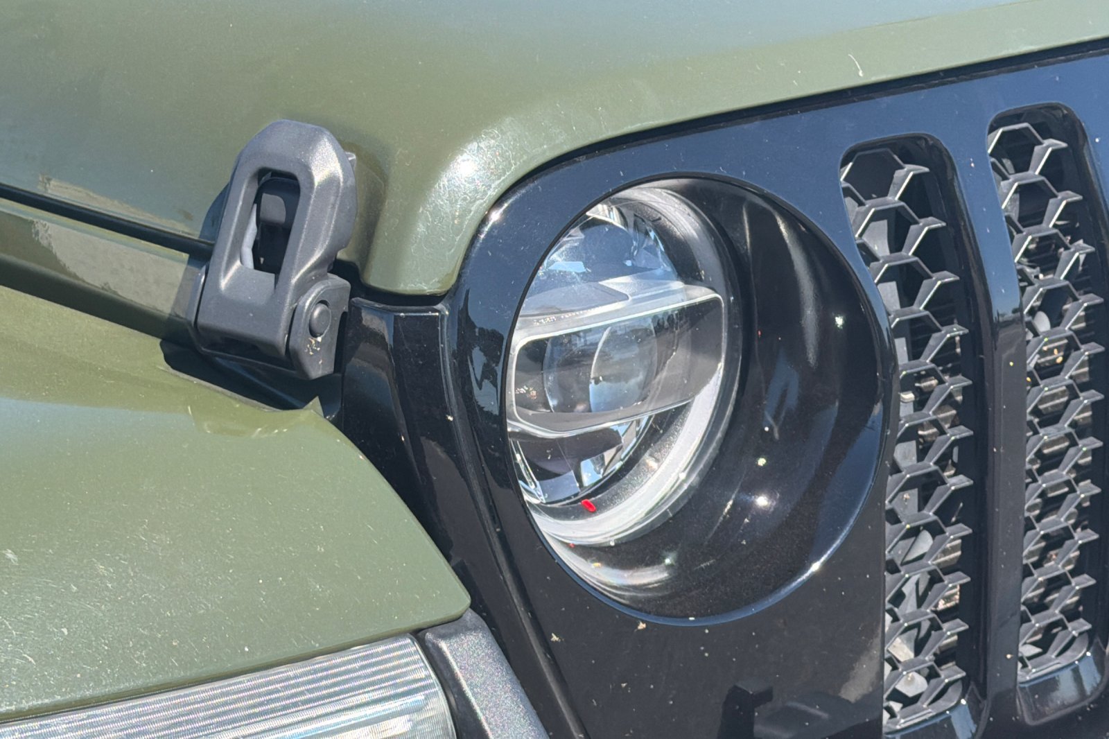 Used 2022 Jeep Gladiator Sport AWD/4WD image 38