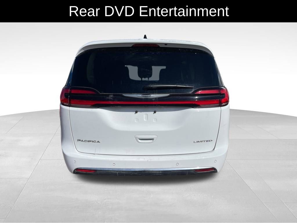 Used 2023 Chrysler Pacifica Limited image 6