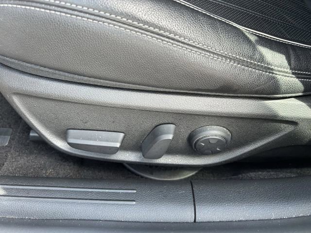 Used 2022 Genesis G70 2.0T w/ Prestige Package image 24