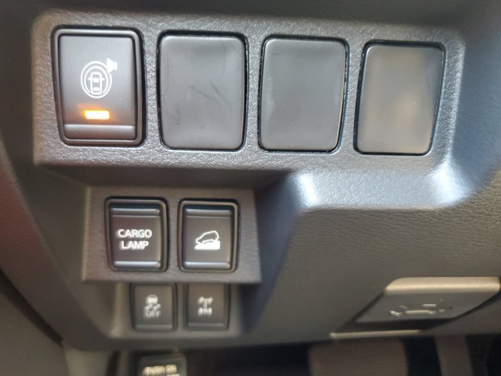 Used 2025 Nissan Frontier PRO-4X w/ Tow Package AWD/4WD image 25