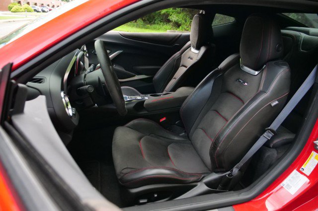 Used 2022 Chevrolet Camaro ZL1 RWD image 17