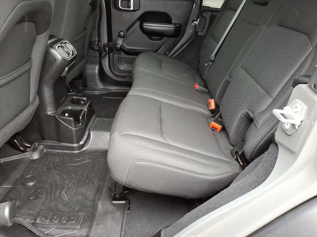 Used 2018 Jeep Wrangler Unlimited Sport image 10