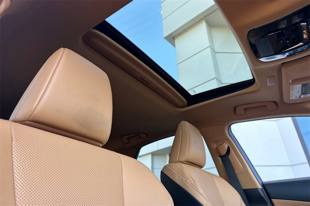 Used 2025 Lexus NX 250 FWD w/ Premium Package image 19