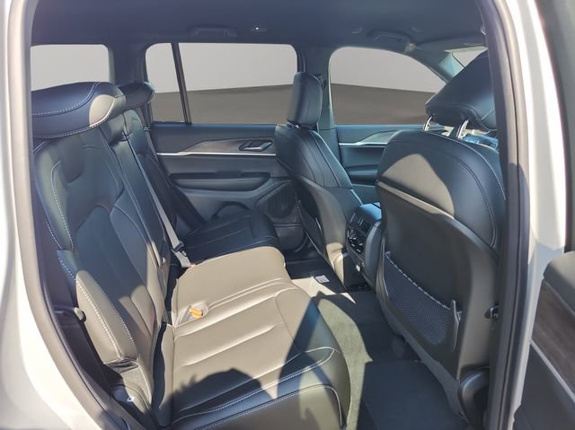 New 2025 Jeep Grand Cherokee Limited w/ Trailer Tow Package image 36