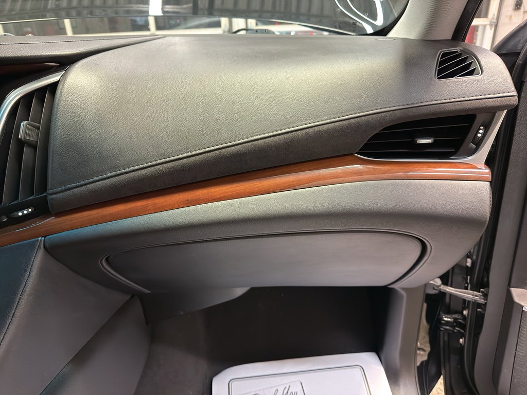 Used 2019 Cadillac Escalade Luxury image 24