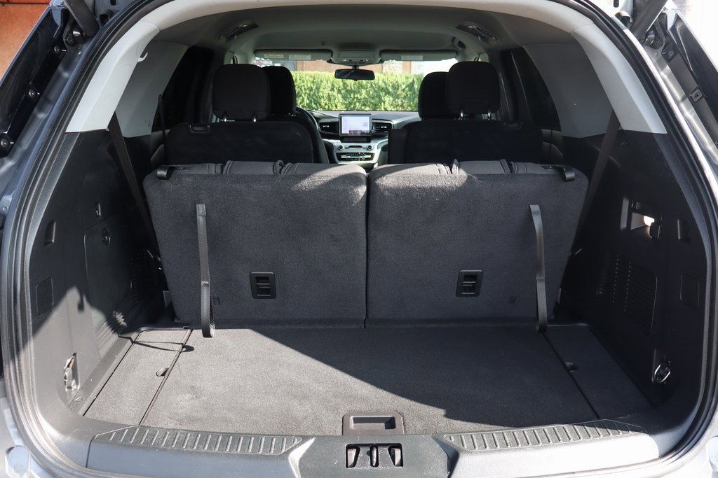 Used 2022 Ford Explorer XLT image 9