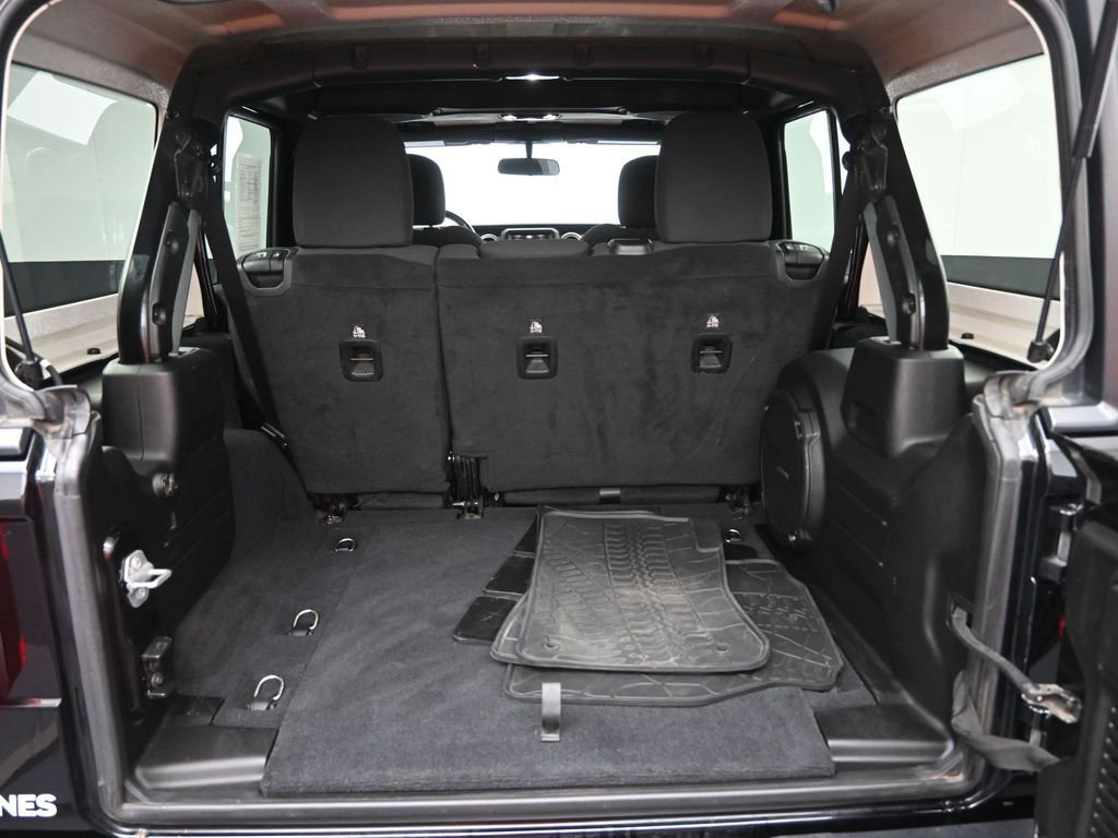 Used 2019 Jeep Wrangler Unlimited Sahara w/ Dual Top Group image 31