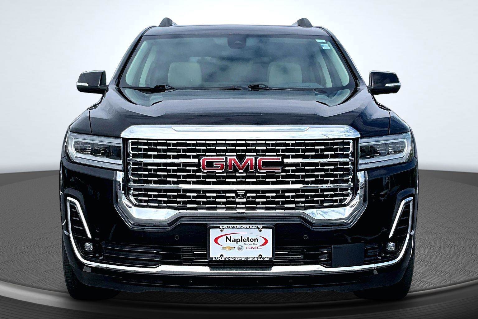 Used 2023 GMC Acadia Denali w/ Denali Technology Package AWD/4WD image 3