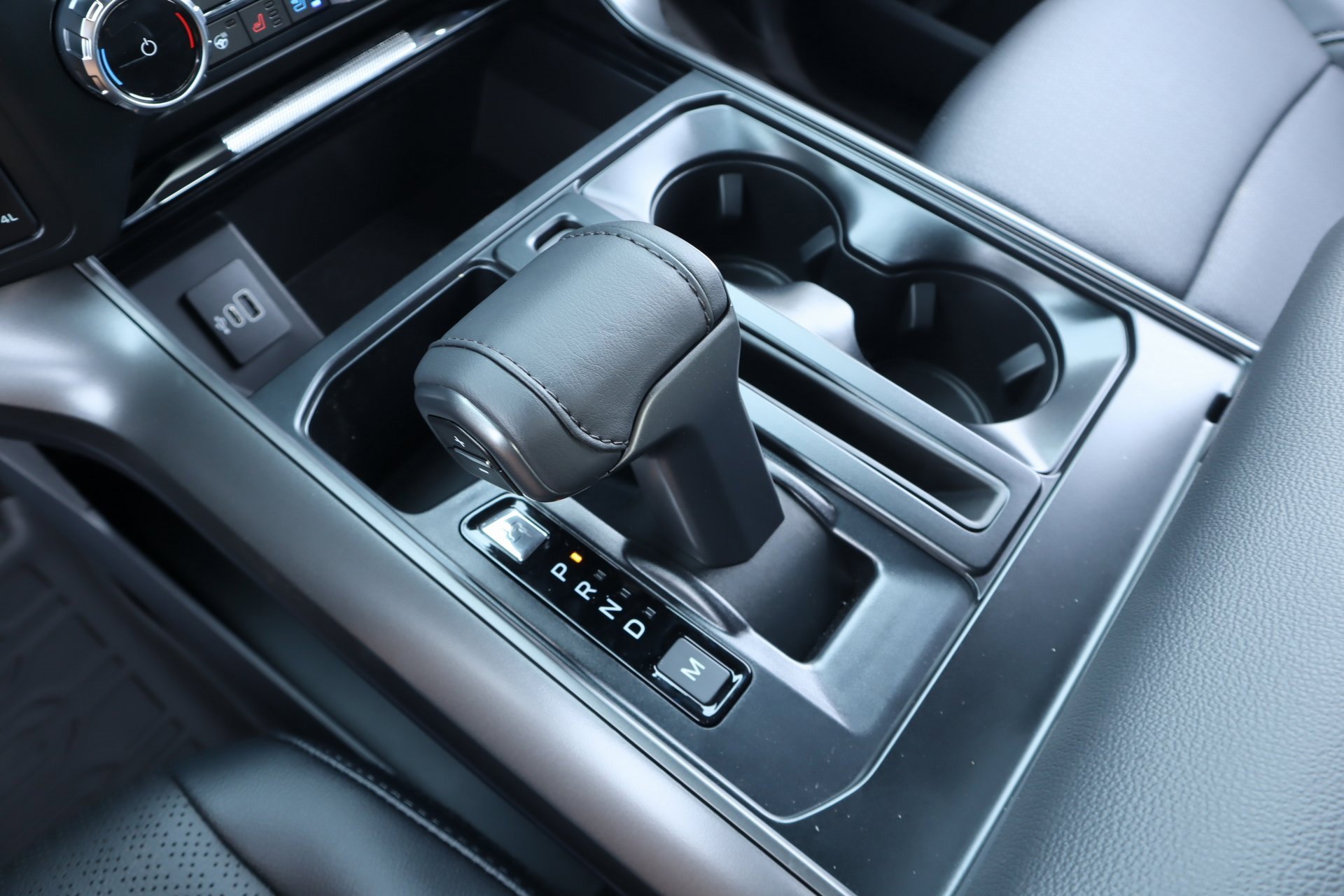 New 2025 Ford F150 Lariat w/ FX4 Off-Road Package image 10