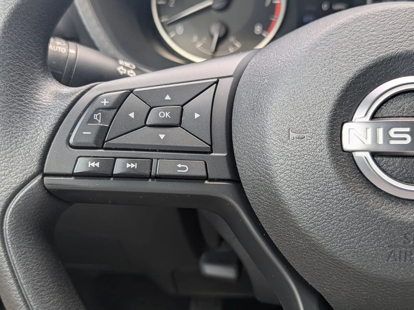 Used 2025 Nissan Sentra S FWD image 21