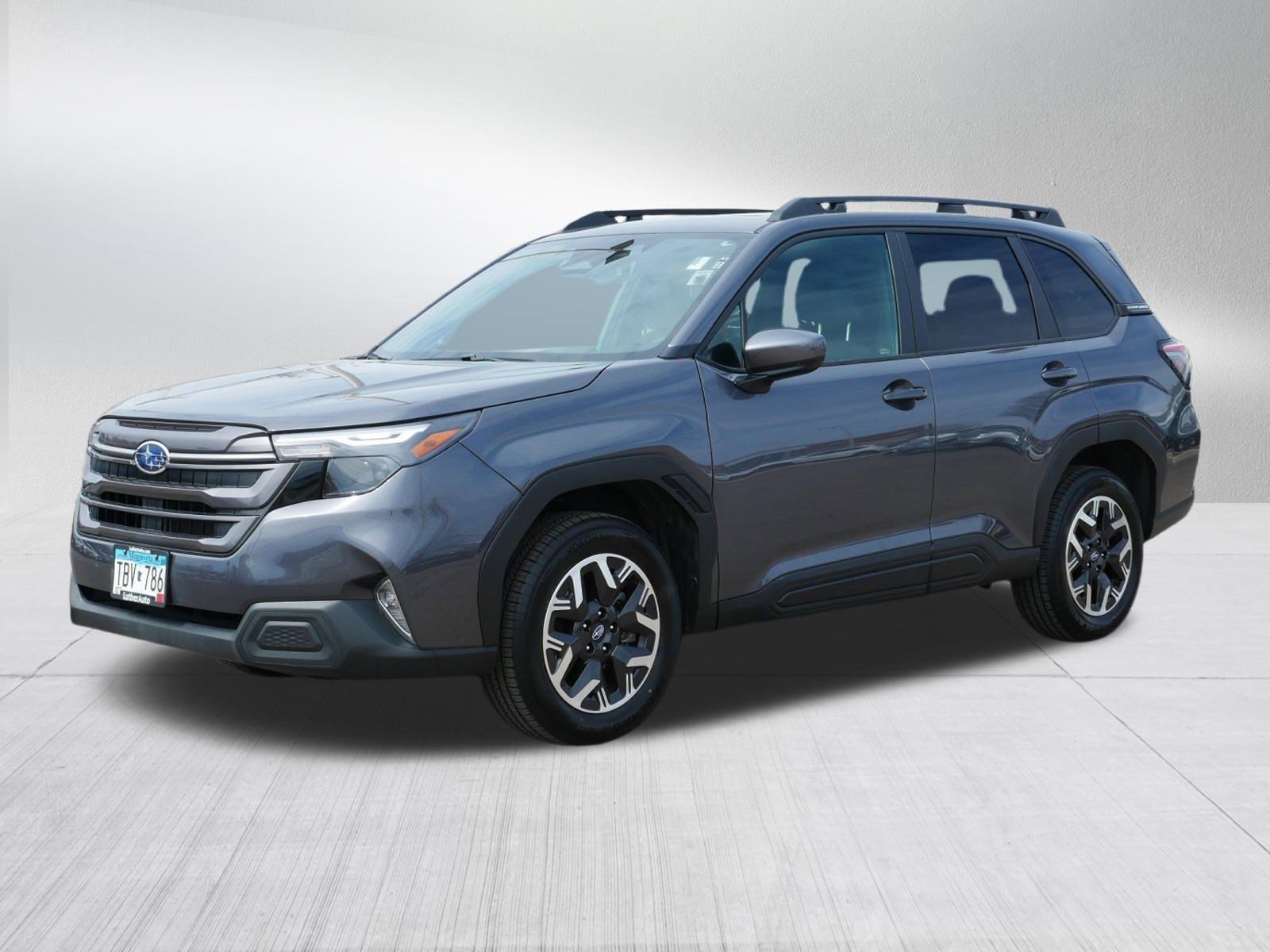 Used 2026 Subaru Forester Premium image 3