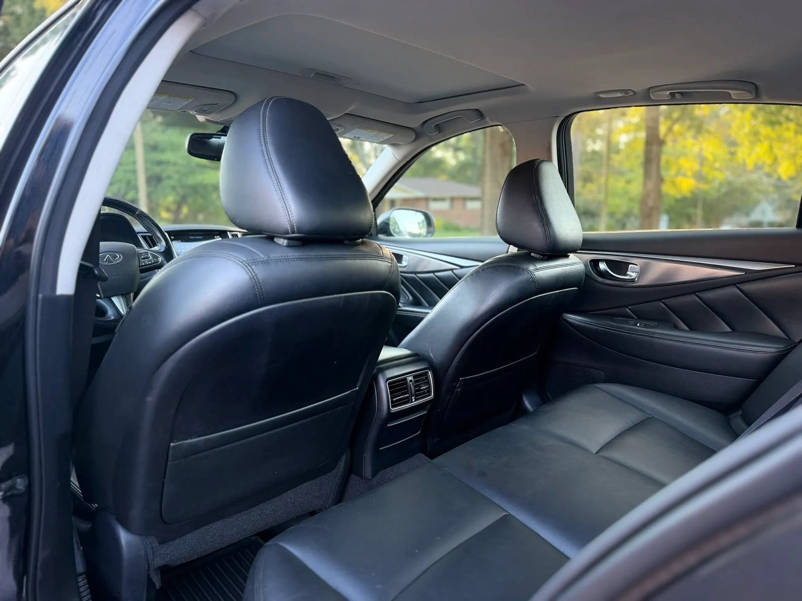 Used 2015 INFINITI Q50 Premium w/ Navigation Package RWD image 11