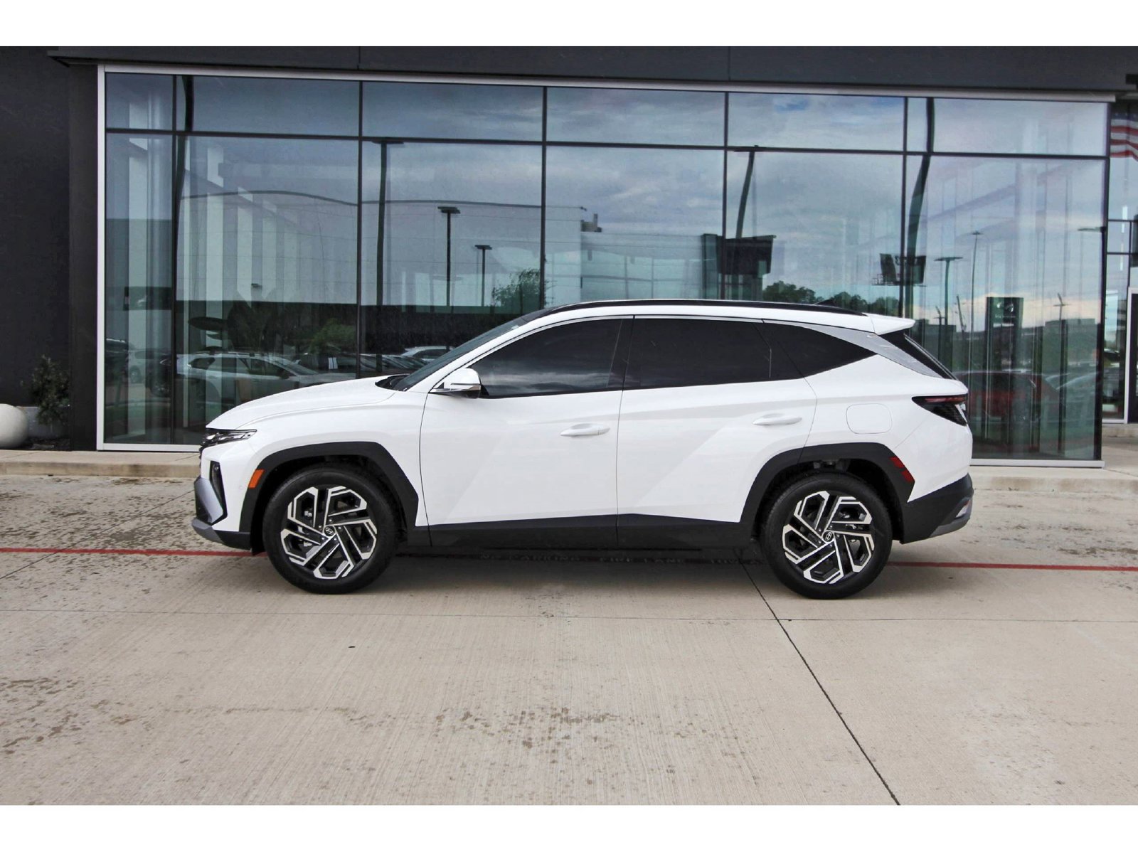 Certified 2026 Hyundai Tucson Limited FWD image 6
