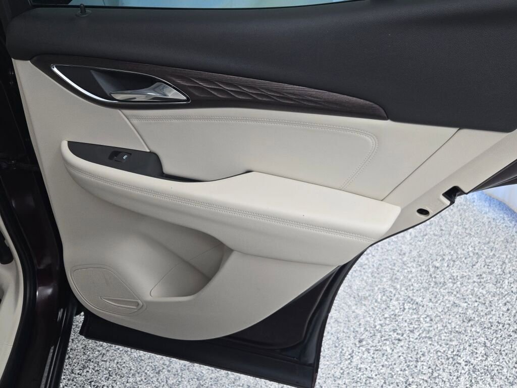 Used 2023 Buick Envision Avenir image 10