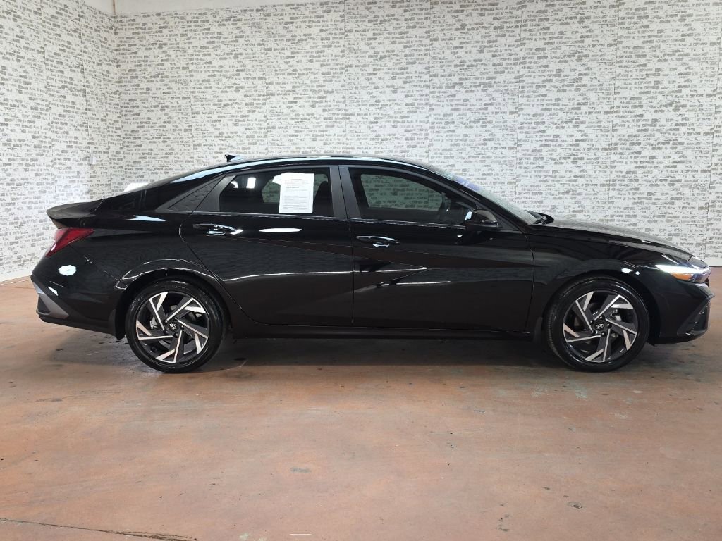 Certified 2025 Hyundai Elantra Sport image 6