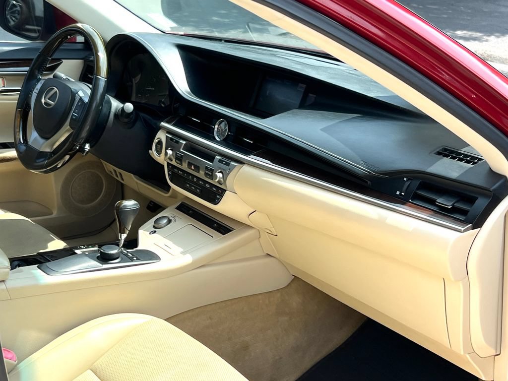 Used 2014 Lexus ES 350 w/ Premium Package FWD image 23
