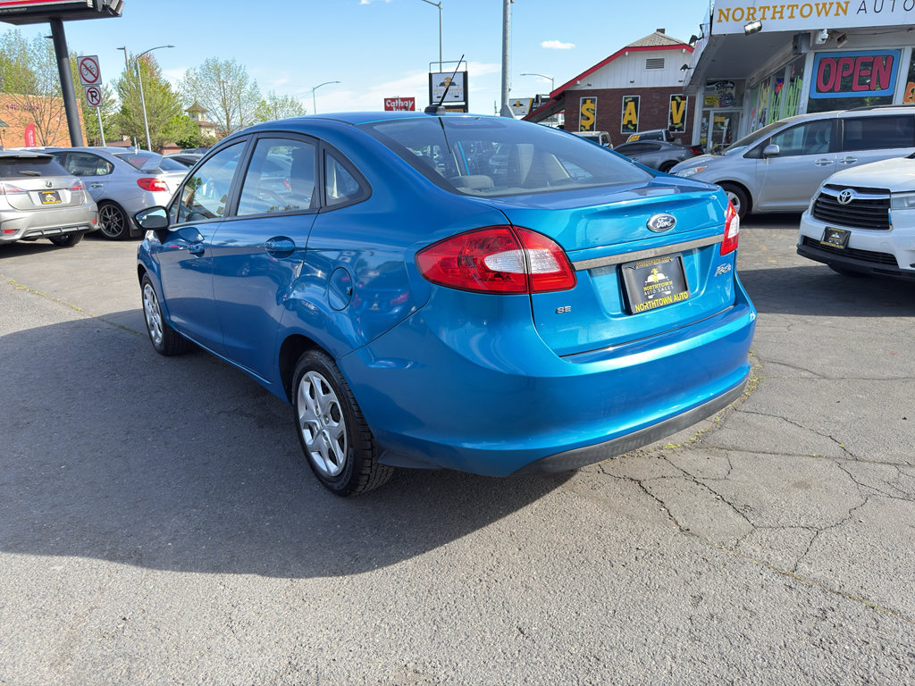 Used 2013 Ford Fiesta SE FWD image 5