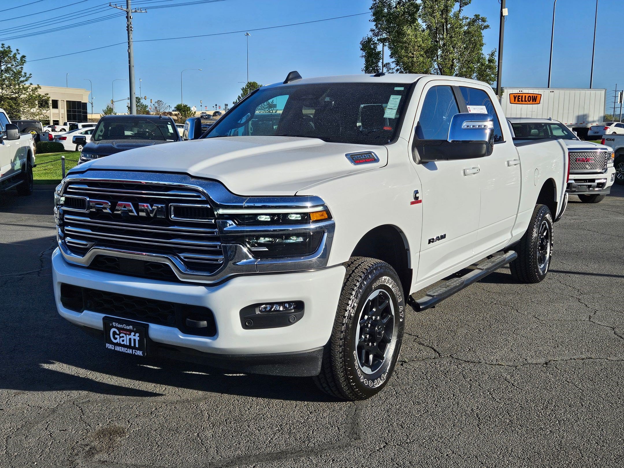 Used 2025 RAM 2500 Laramie AWD/4WD image 11