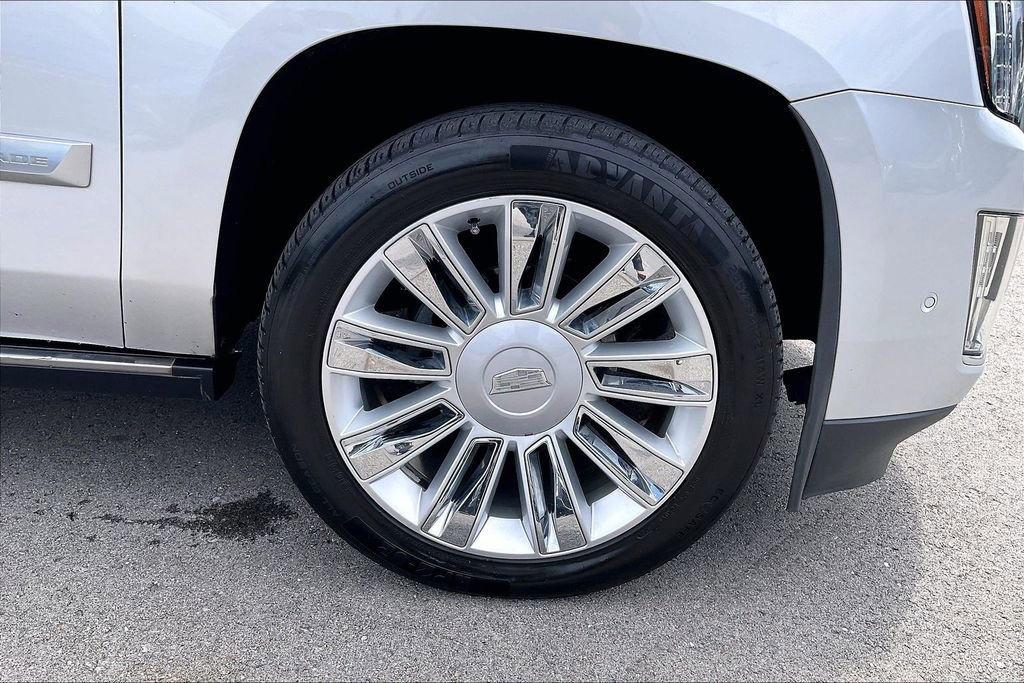 Used 2019 Cadillac Escalade ESV Platinum AWD/4WD image 11